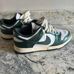 Women’s Dunk Low Vintage Green Shoes (Women’s size 7.5)